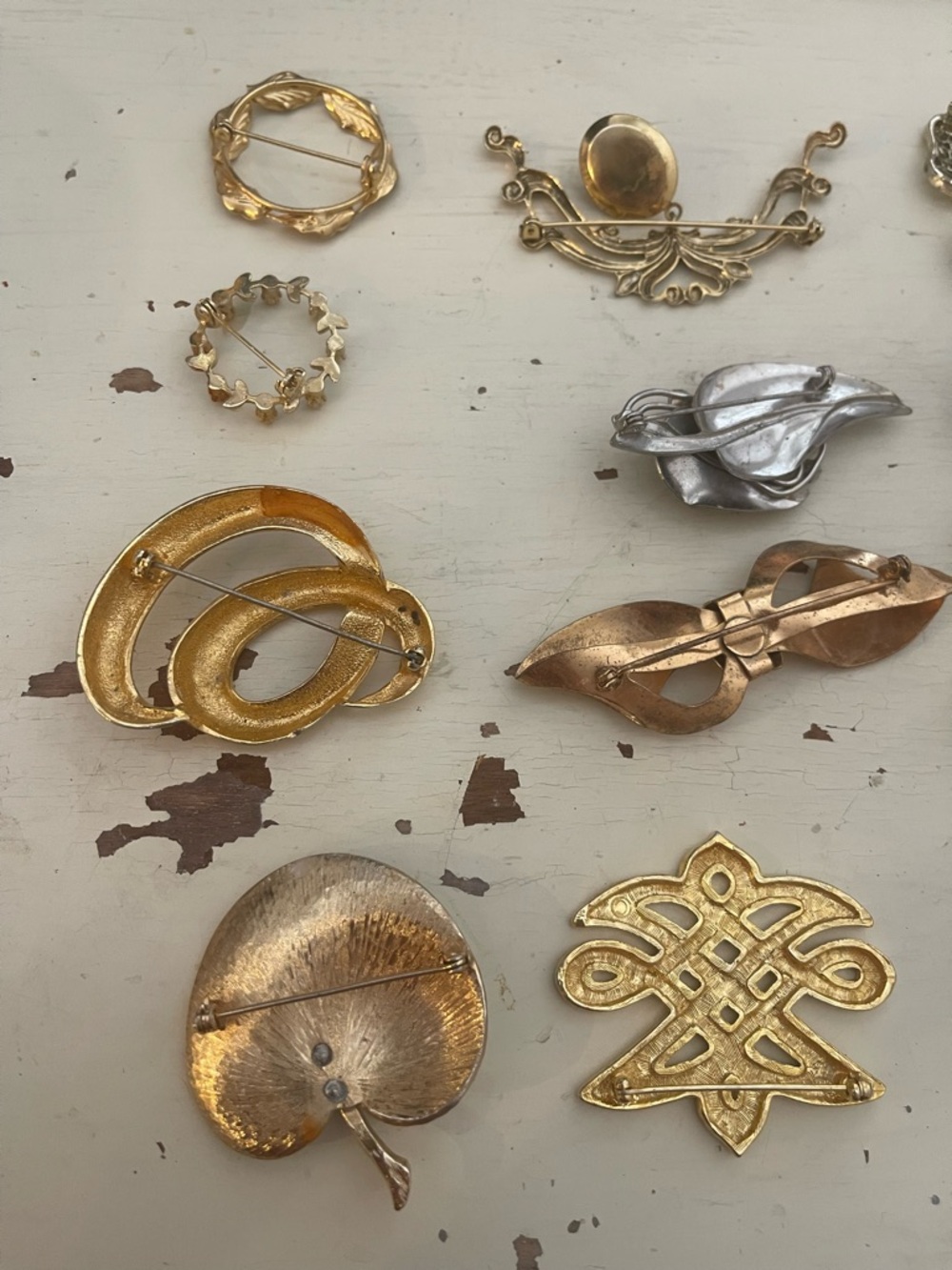 16 Vintage brooches HAVE WEAR AND TEAR (pls note overall value over 400$) - Picture 12 of 16